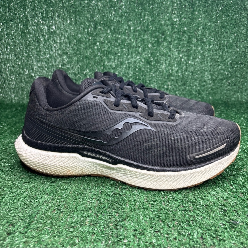 Saucony Triumph 19 Men’s Black White Gum Running Shoes S20678-12 Size‎ 9.5